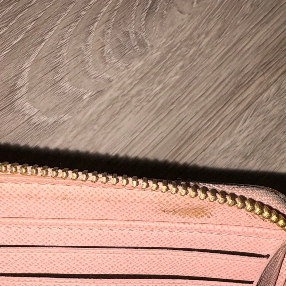 Louis  Vuitton Damier Azur Zippy Wallet
